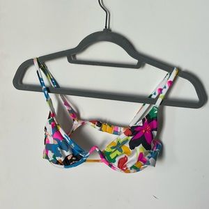MULTI FLORAL BIKINI TOP